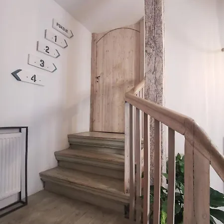 Brat Lata Goscinne فندق مبيت وإفطار *